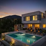 Lea With 4 Bedrooms, 40sqm Pool, Hot-tub, 2km From Villa
