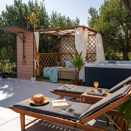 Villa Lea With 4 Bedrooms, 40sqm Pool, Hot-tub, 2km From *